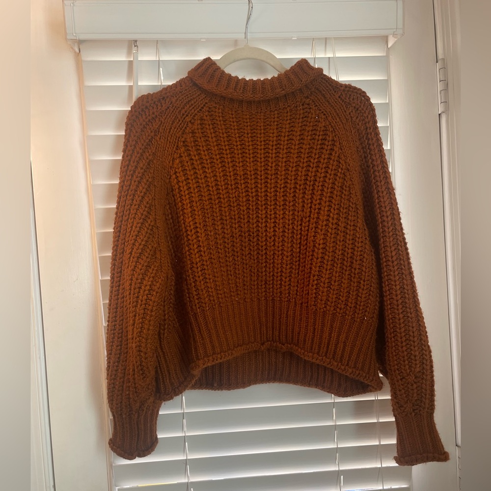 H&M Cropped Sweater